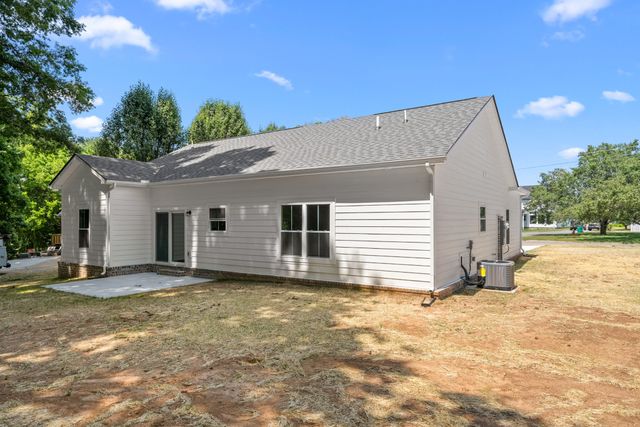 267 Brookfield Cir, Winchester, TN 37398