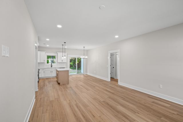 267 Brookfield Cir, Winchester, TN 37398