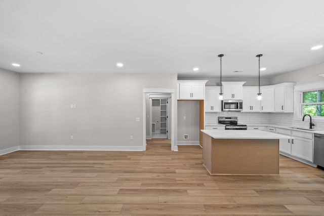 267 Brookfield Cir, Winchester, TN 37398