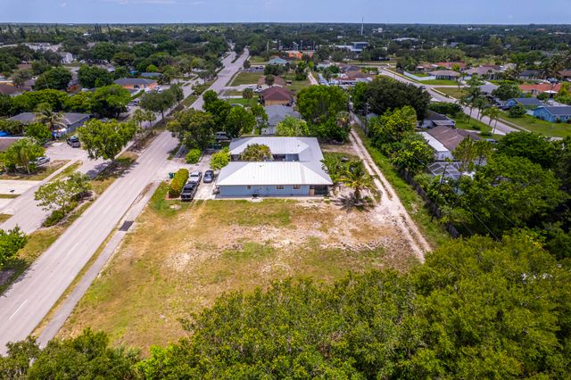 2171 Sunshine Boulevard, Naples, FL 34116
