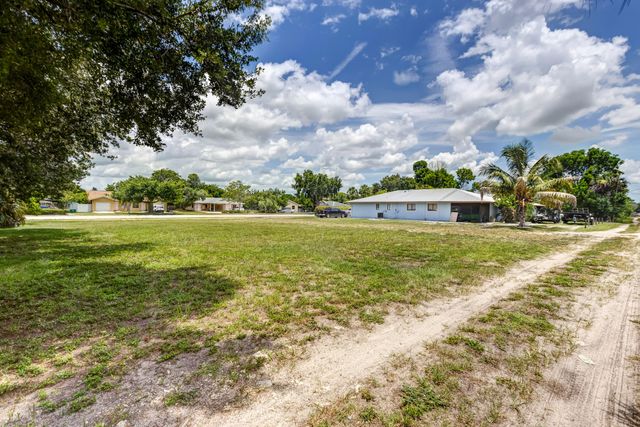 2171 Sunshine Boulevard, Naples, FL 34116