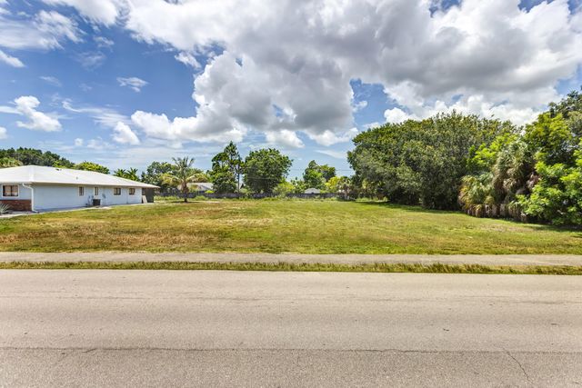 2171 Sunshine Boulevard, Naples, FL 34116