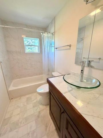3132 NE SAVANNAH Road, Jensen Beach, FL 34957