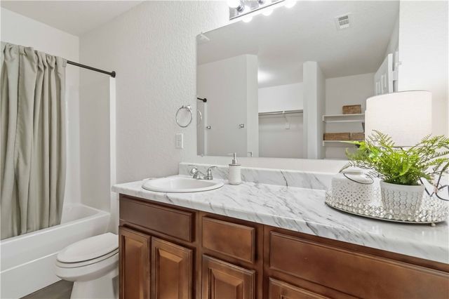 7850 Bridgegate Avenue, Springdale, AR 72762