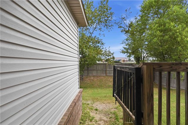 7850 Bridgegate Avenue, Springdale, AR 72762