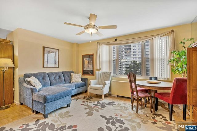 2000 Linwood Avenue 5A, Fort Lee, NJ 07024