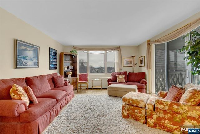 2000 Linwood Avenue 5A, Fort Lee, NJ 07024