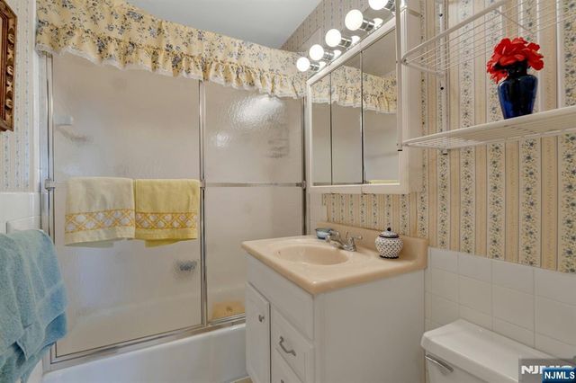 2000 Linwood Avenue 5A, Fort Lee, NJ 07024