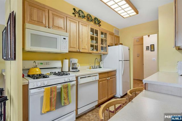 2000 Linwood Avenue 5A, Fort Lee, NJ 07024