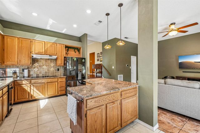 2609 Creekside Way, Highland Village, TX 75077