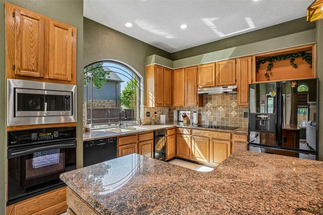 2609 Creekside Way, Highland Village, TX 75077