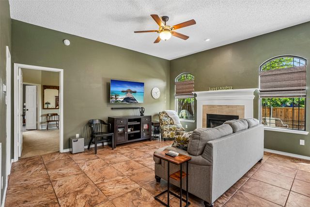 2609 Creekside Way, Highland Village, TX 75077