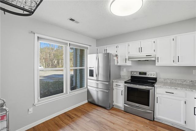 5 Hard Wood DR, Hampton, VA 23666