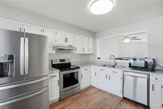 5 Hard Wood DR, Hampton, VA 23666