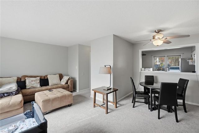 5 Hard Wood DR, Hampton, VA 23666