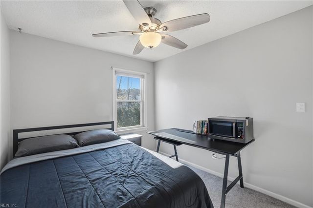 5 Hard Wood DR, Hampton, VA 23666