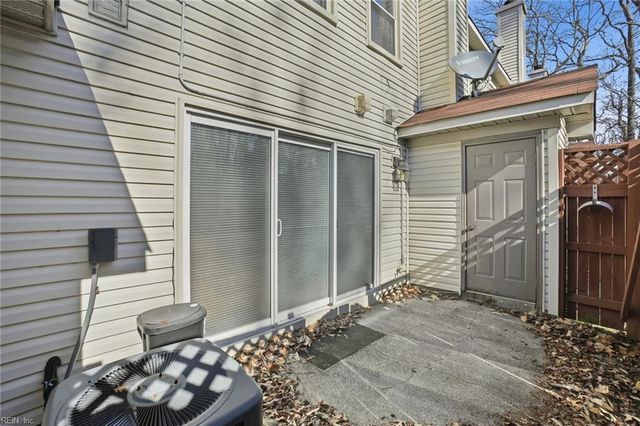 5 Hard Wood DR, Hampton, VA 23666