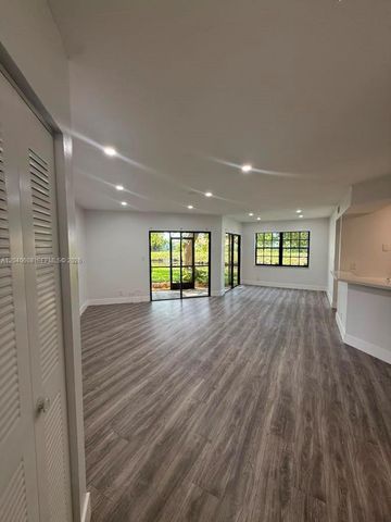 9021 W Sunrise Blvd 9021, Plantation, FL 33322