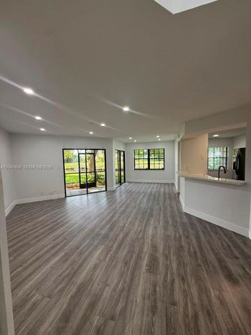 9021 W Sunrise Blvd 9021, Plantation, FL 33322