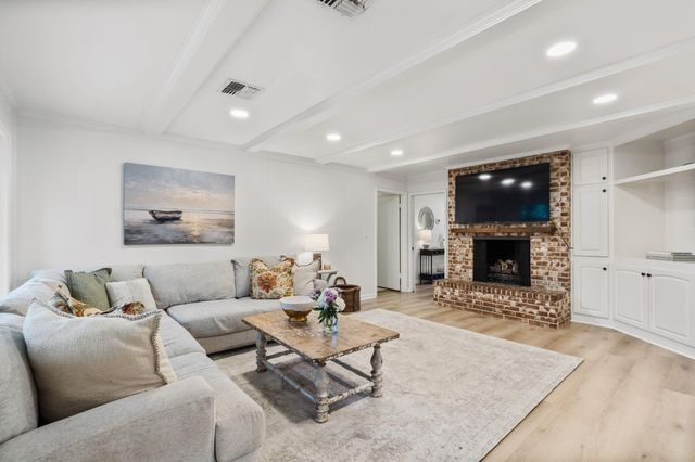 10738 Cedar Creek Drive, Houston, TX 77042