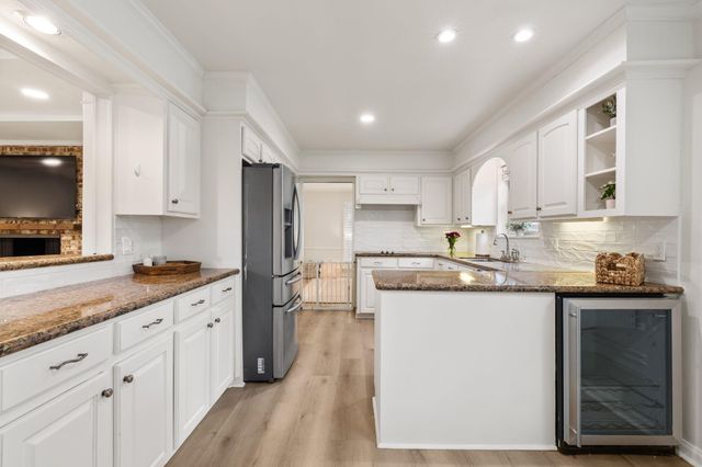 10738 Cedar Creek Drive, Houston, TX 77042