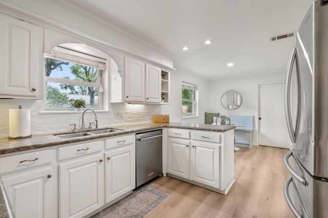 10738 Cedar Creek Drive, Houston, TX 77042