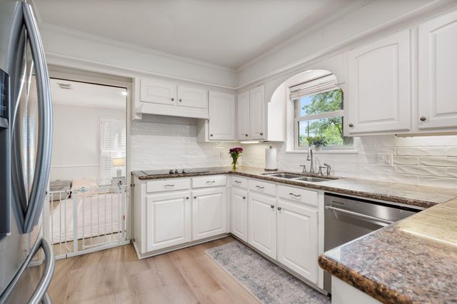 10738 Cedar Creek Drive, Houston, TX 77042