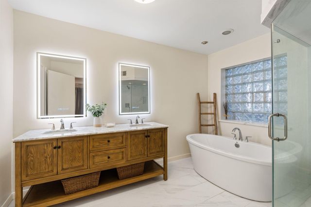 10738 Cedar Creek Drive, Houston, TX 77042