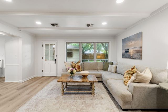 10738 Cedar Creek Drive, Houston, TX 77042