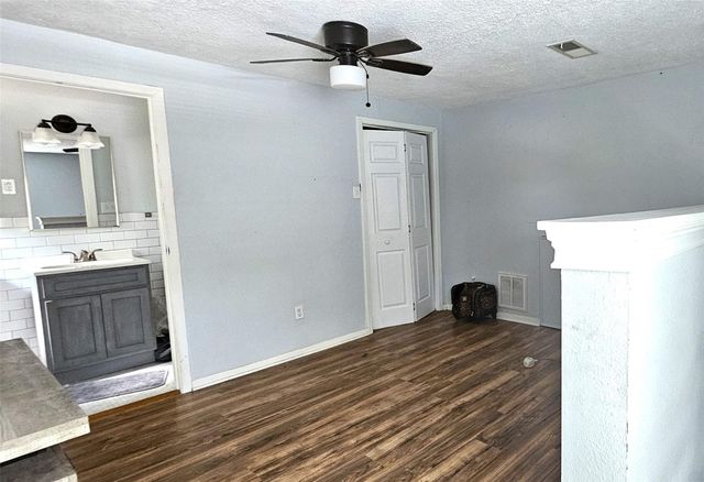 219A Texas Avenue, Bacliff, TX 77518