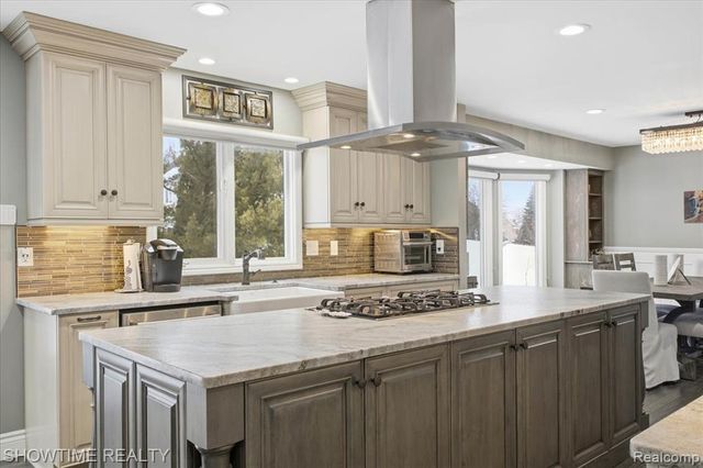 4157 Springbrook Drive, Sterling Heights, MI 48314