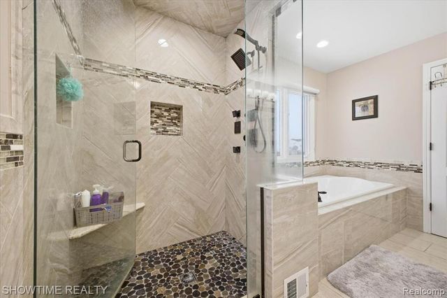 4157 Springbrook Drive, Sterling Heights, MI 48314