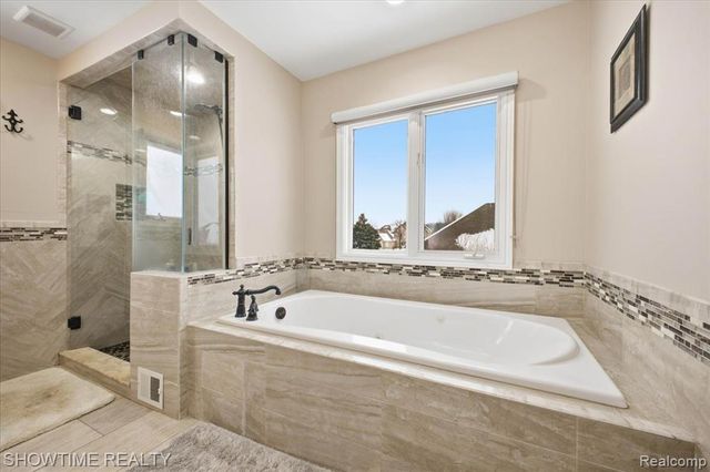 4157 Springbrook Drive, Sterling Heights, MI 48314