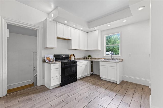 204 Orange Street, Jackson, MI 49202