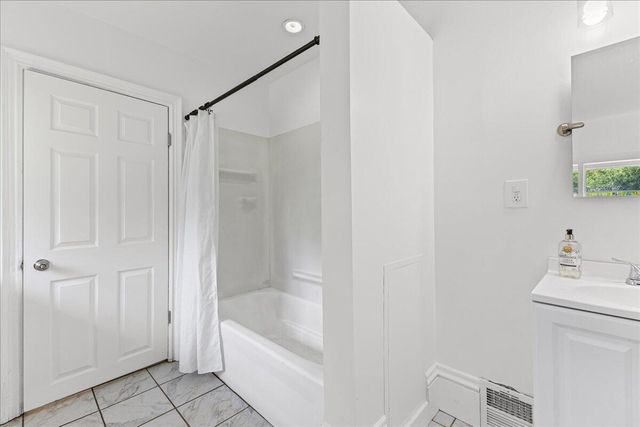 204 Orange Street, Jackson, MI 49202