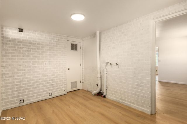 718 N Benton Avenue, Tucson, AZ 85711