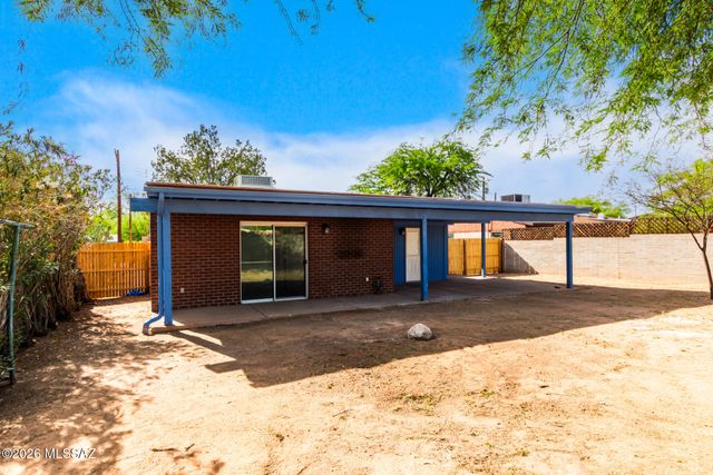 718 N Benton Avenue, Tucson, AZ 85711