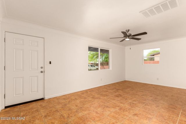 718 N Benton Avenue, Tucson, AZ 85711