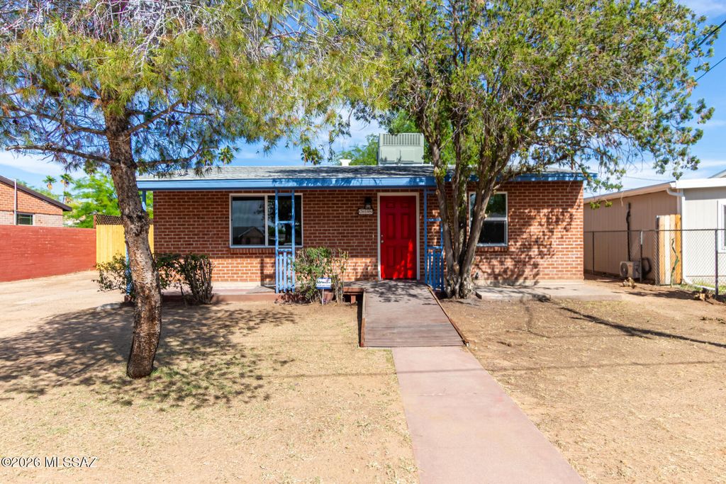 718 N Benton Avenue, Tucson, AZ 85711