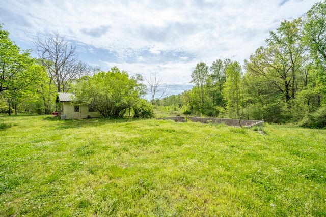 4242 Upper Factory Creek Rd, Waynesboro, TN 38485