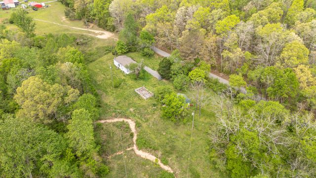 4242 Upper Factory Creek Rd, Waynesboro, TN 38485