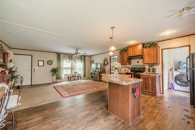 4242 Upper Factory Creek Rd, Waynesboro, TN 38485