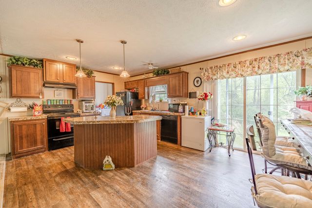 4242 Upper Factory Creek Rd, Waynesboro, TN 38485