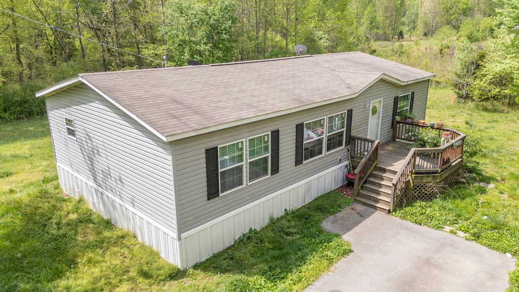 4242 Upper Factory Creek Rd, Waynesboro, TN 38485