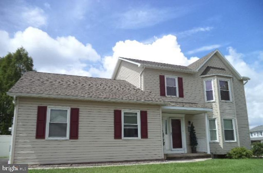 1894 GOLDEN EAGLE DR, York, PA 17408