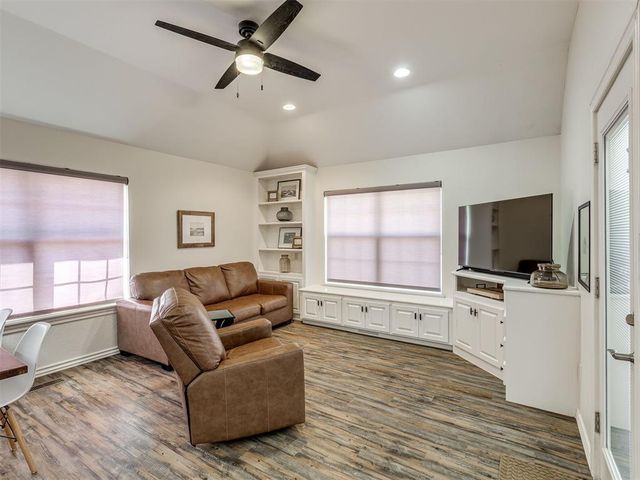 204 Castle Rock Road, Yukon, OK 73099