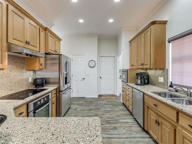 204 Castle Rock Road, Yukon, OK 73099