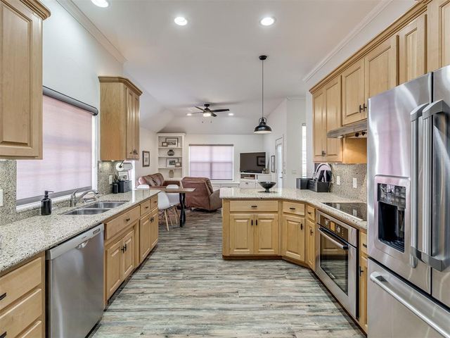 204 Castle Rock Road, Yukon, OK 73099