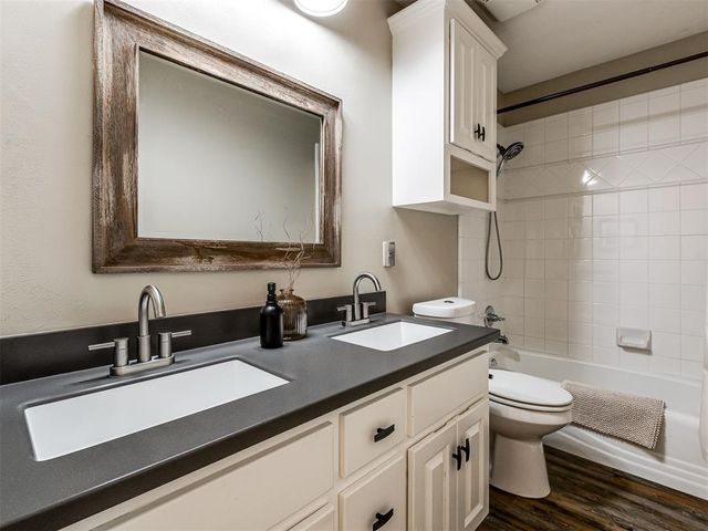 204 Castle Rock Road, Yukon, OK 73099