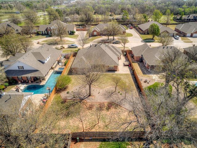 204 Castle Rock Road, Yukon, OK 73099